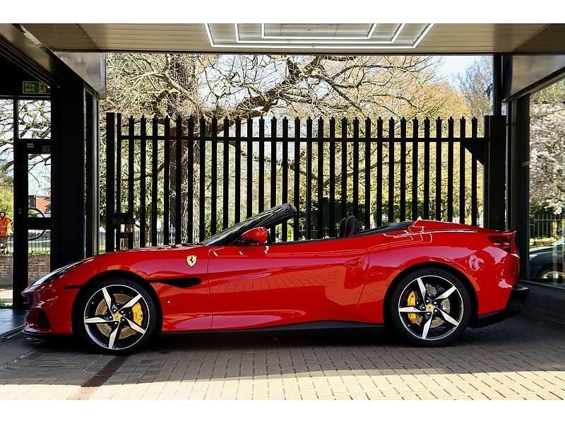 Used Ferrari Portofino 620 HP (456 kW) 2023 Red Cabriolet