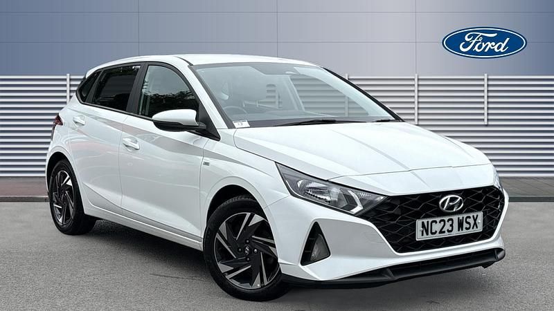 White Used 2023 Hyundai i20 SE Hatchback | £13,909 (Fair price) - Image 1/4