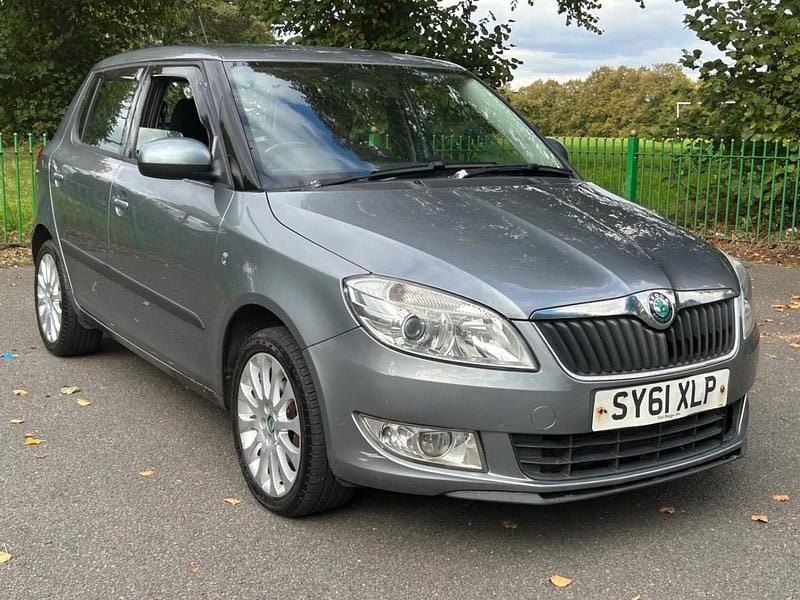 Begagnad Skoda Fabia Elegance 2012 Grå Halvkombi