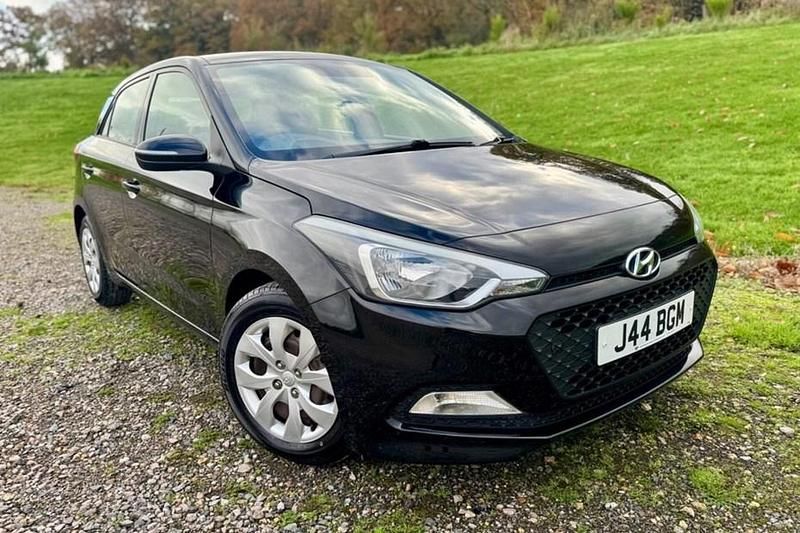 Black Used 2016 Hyundai i20 Hatchback | £8,825 (Fair price) - Image 1/1