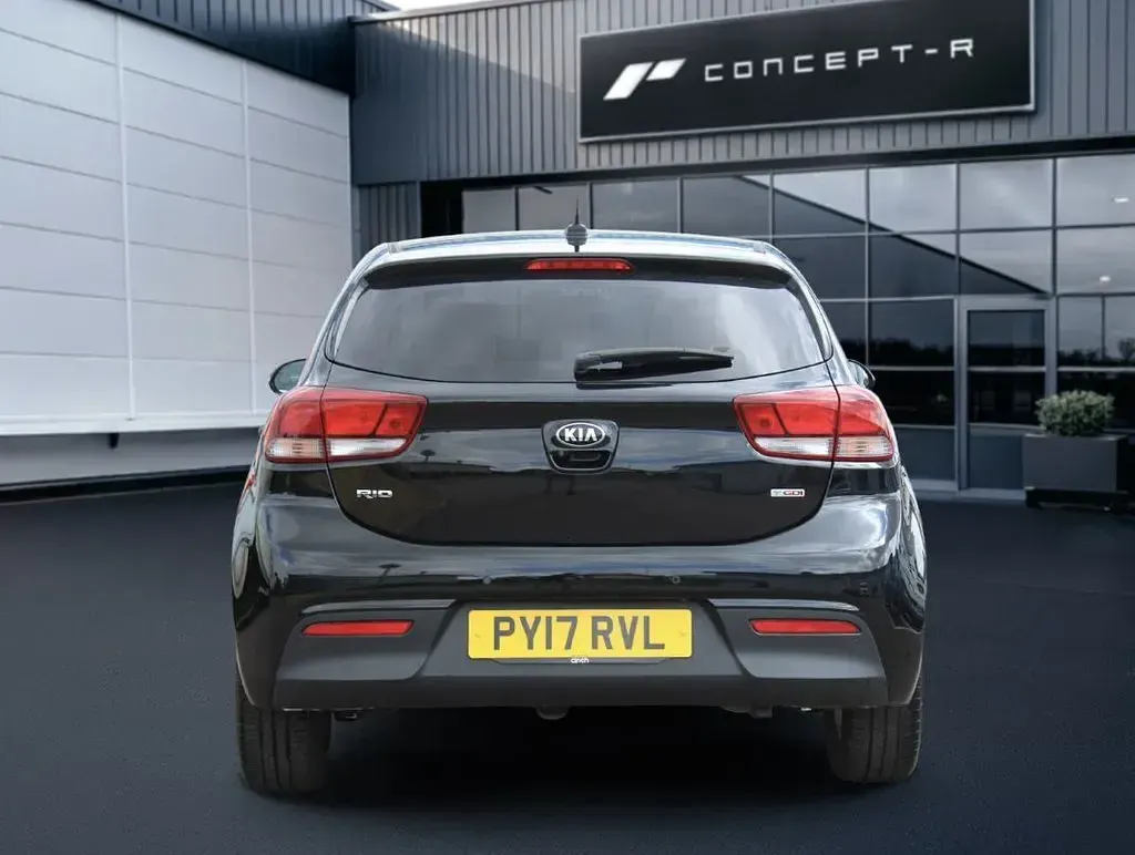 Used Kia Rio 99 HP (72 kW) 2017 Black Hatchback