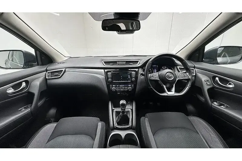Used Nissan Qashqai N-Connecta 140 HP (102 kW) 2019 Grey SUV