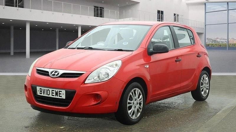 Used Hyundai i20 Classic 77 HP (56 kW) 2010 Red Hatchback