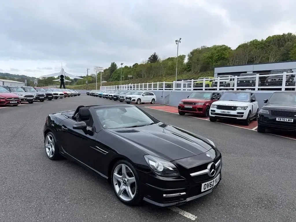 Begagnad Mercedes SLK250 AMG 204 HK (150 kW) 2012 Svart Cab