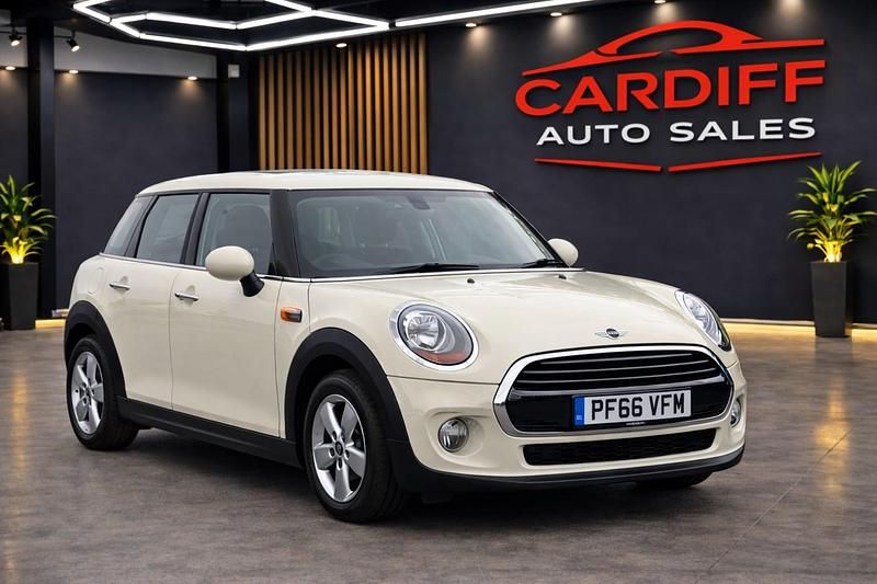 Usado Mini Cooper D Hatch 2016 Branco Citadino