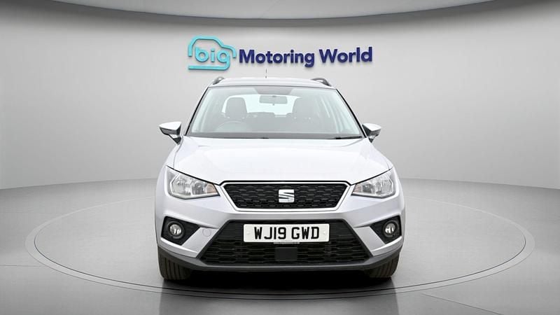 Used Seat Arona SE Technology 94 HP (69 kW) 2019 Silver SUV