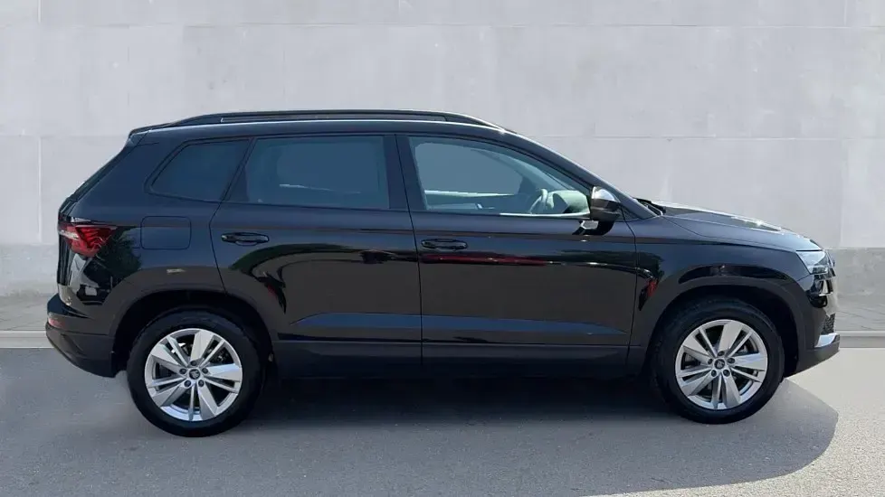 Used Skoda Karoq SE 150 HP (110 kW) 2025 Black magic pearl effect SUV