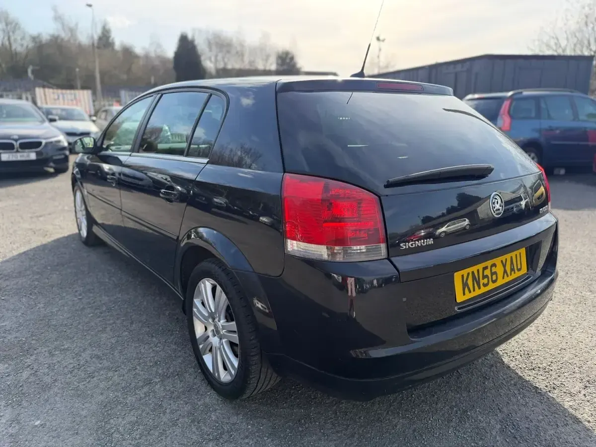 Used Vauxhall Signum Elegance 150 HP (110 kW) 2006 Black Hatchback
