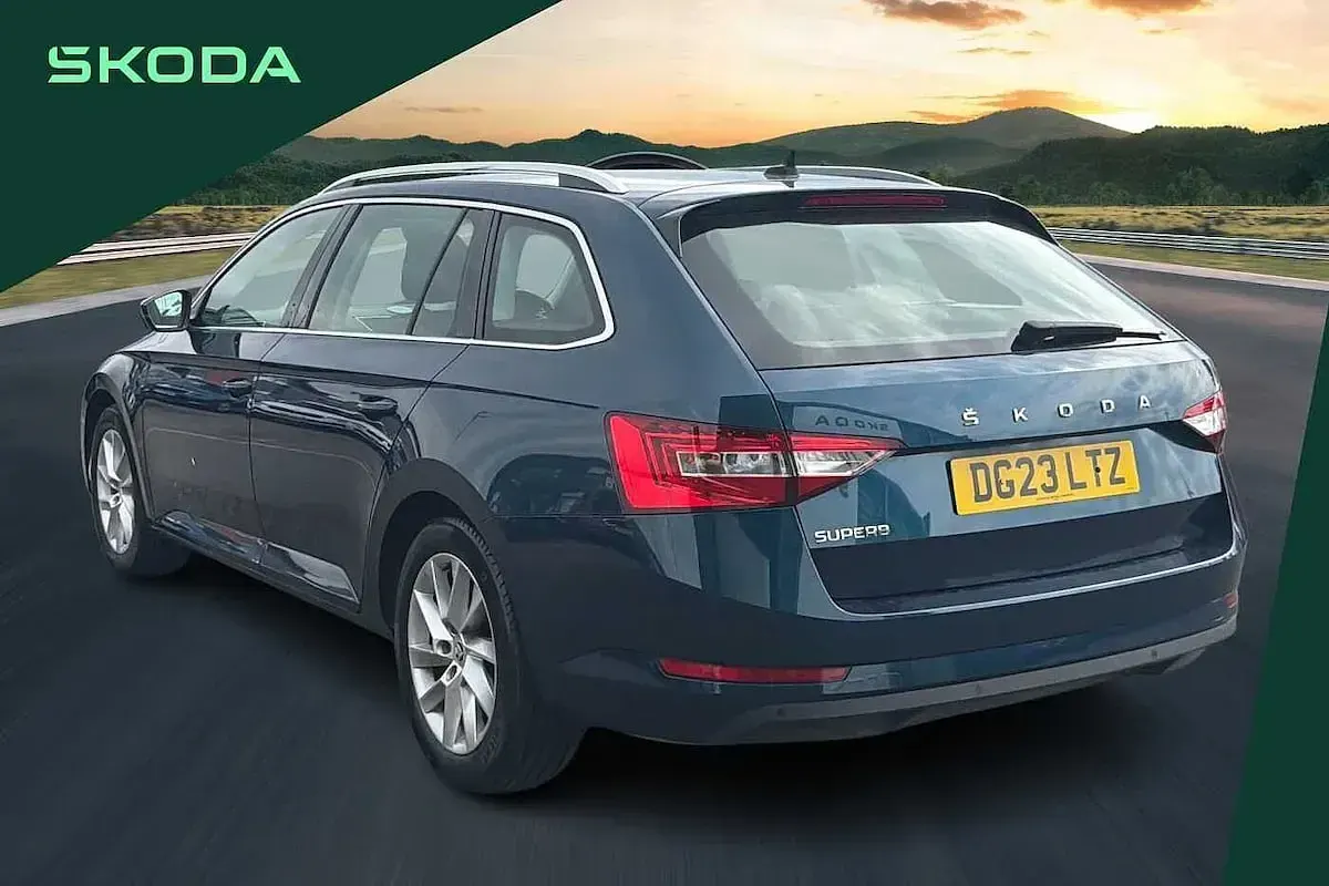 Used Skoda Superb SE 160 HP (117 kW) 2023 Blue Estate