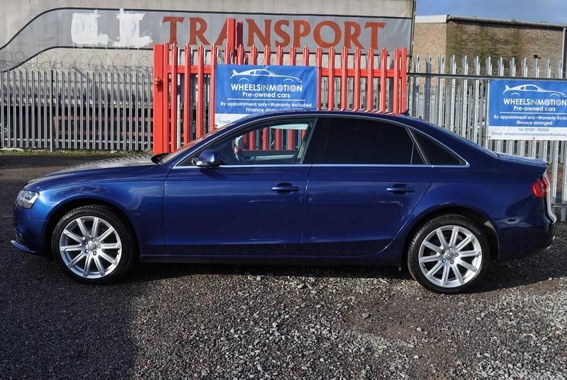 Begagnad Audi A4 150 HK (110 kW) 2014 Blå Sedan