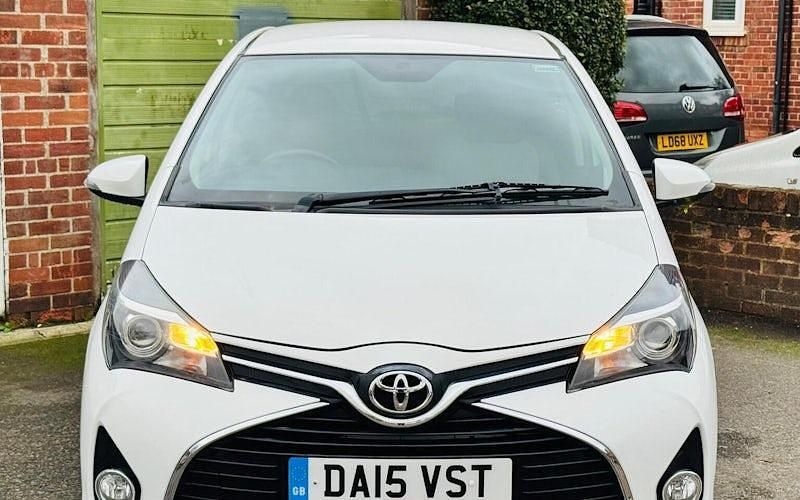 Used Toyota Yaris 99 HP (72 kW) 2016 Hatchback