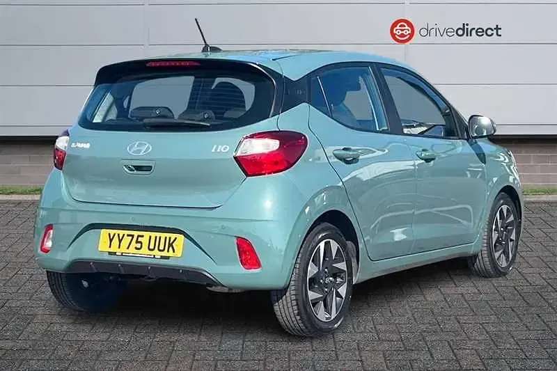 Käytetty Hyundai i10 Advanced 63 HP (46 kW) 2025 Vihreä Viistoperä