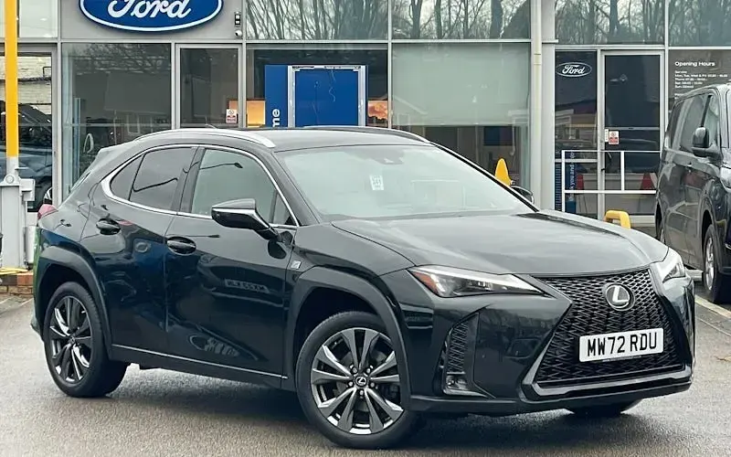 Usado Lexus UX 250h Sport Design Packet 184 HP (135 kW) 2024 SUV