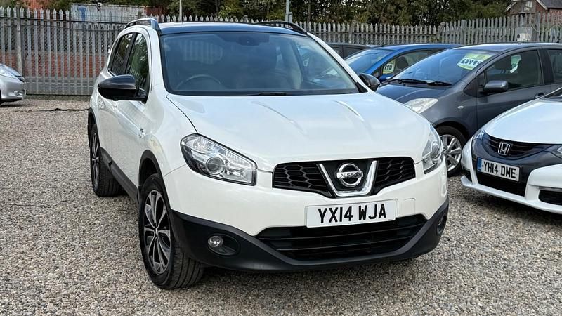 White Used 2014 Nissan Qashqai 360º SUV | £5,499 (Super price) - Image 1/4