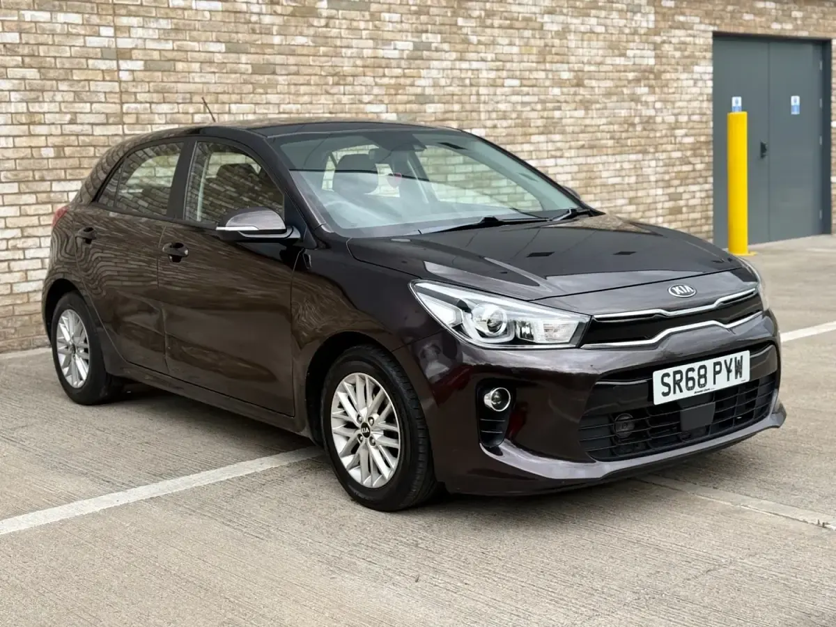 Begagnad Kia Rio 83 HK (61 kW) 2018 Brun Halvkombi
