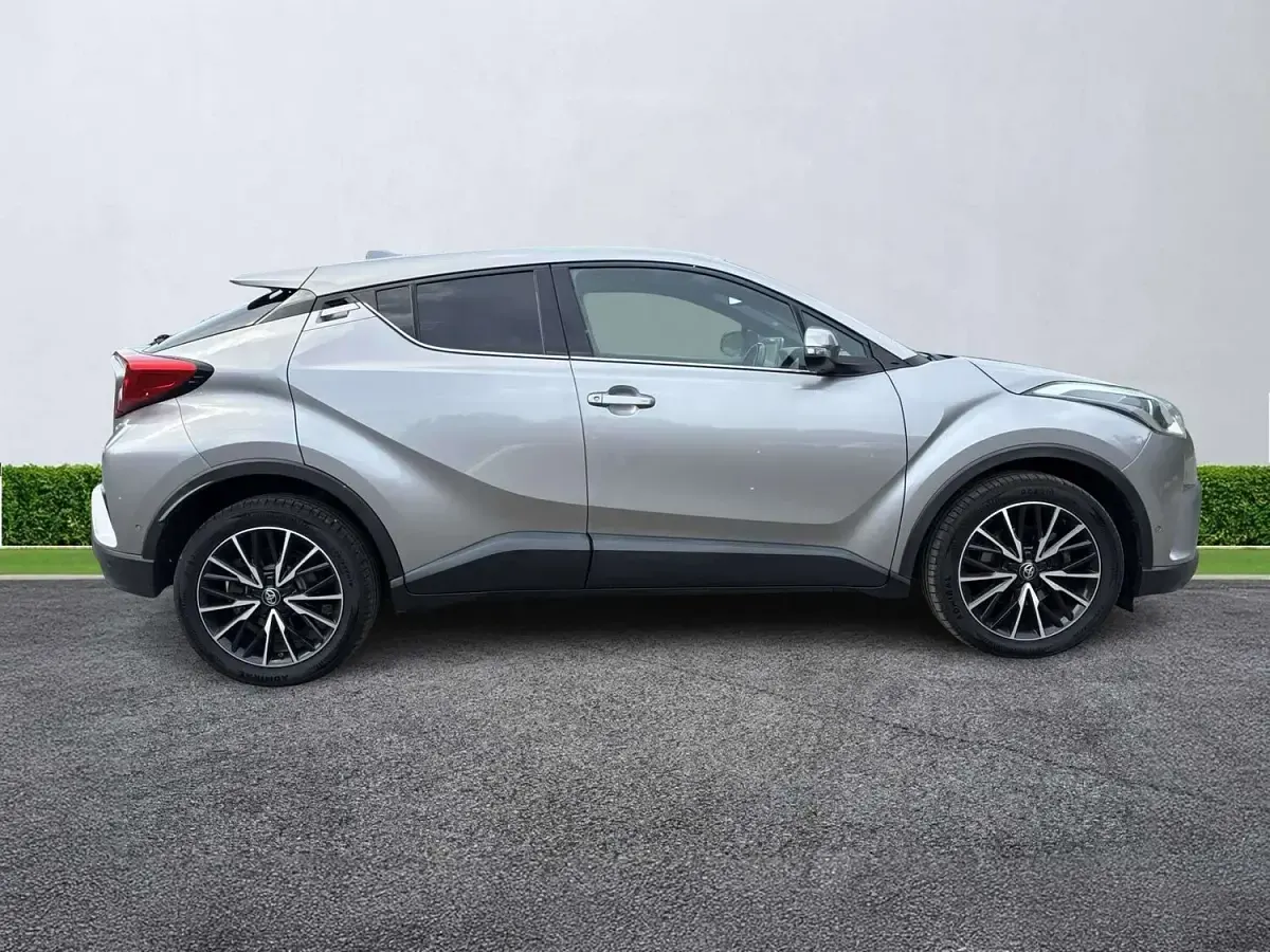 Used Toyota C-HR 116 HP (85 kW) 2017 Silver SUV