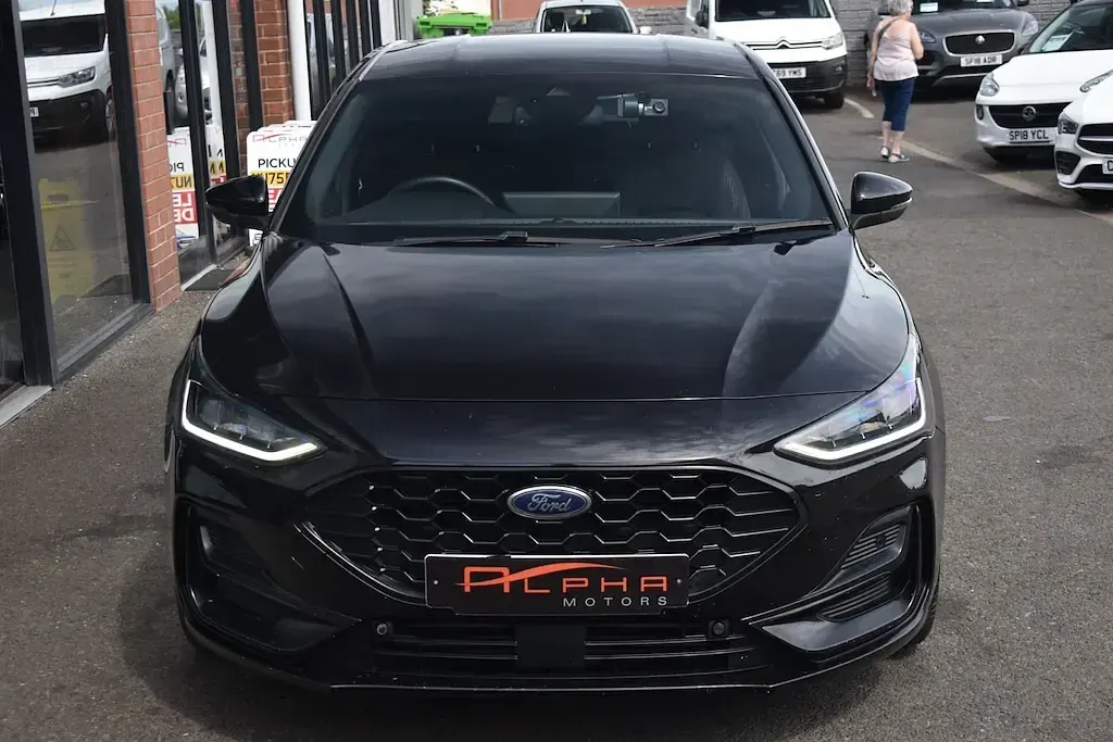Used Ford Focus ST-Line 125 HP (91 kW) 2023 Agate black Hatchback