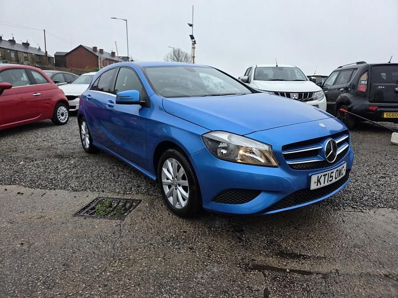 Used Mercedes A180 SE 2015 Blue Hatchback