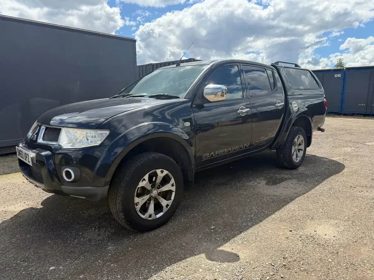 Used Mitsubishi L200 176 HP (129 kW) 2010 Black Pickup