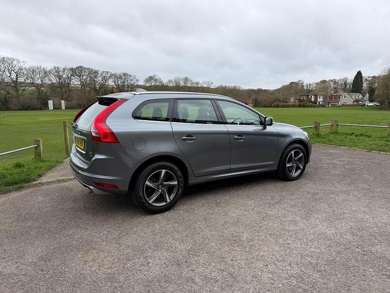 Used Volvo XC60 R-Design 190 HP (139 kW) 2016 Grey SUV