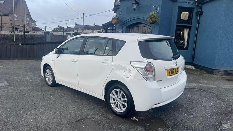 Used Toyota Verso 2012 White MPV