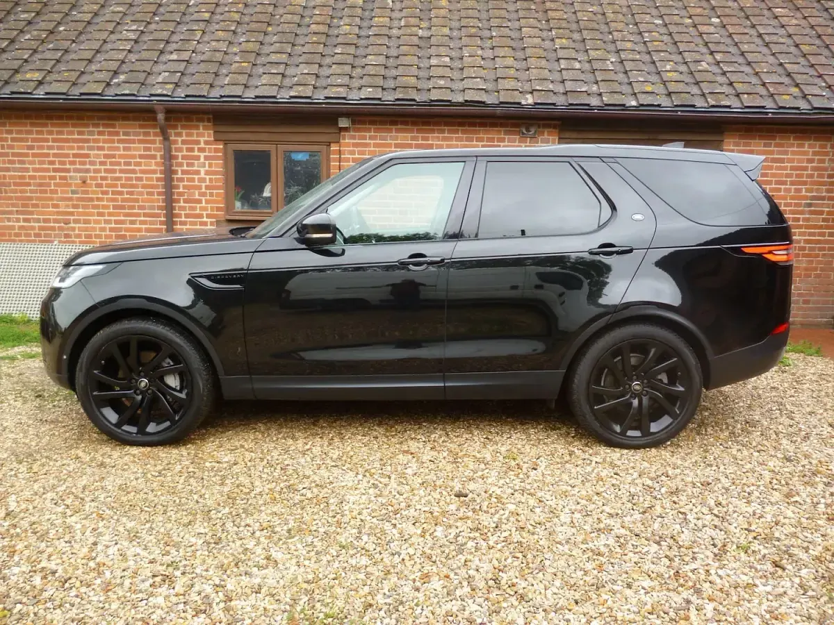 Used Land Rover Discovery 5 HSE Luxury 2019 Black SUV