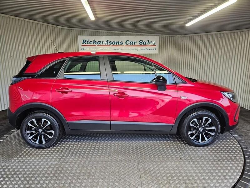 Used Vauxhall Crossland Design Edition 83 HP (61 kW) 2022 Red SUV