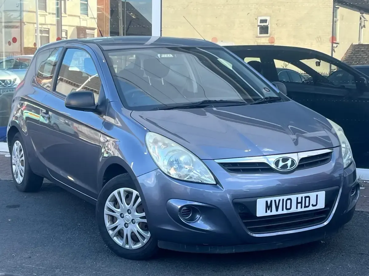Used Hyundai i20 Classic 78 HP (57 kW) 2010 Grey Hatchback