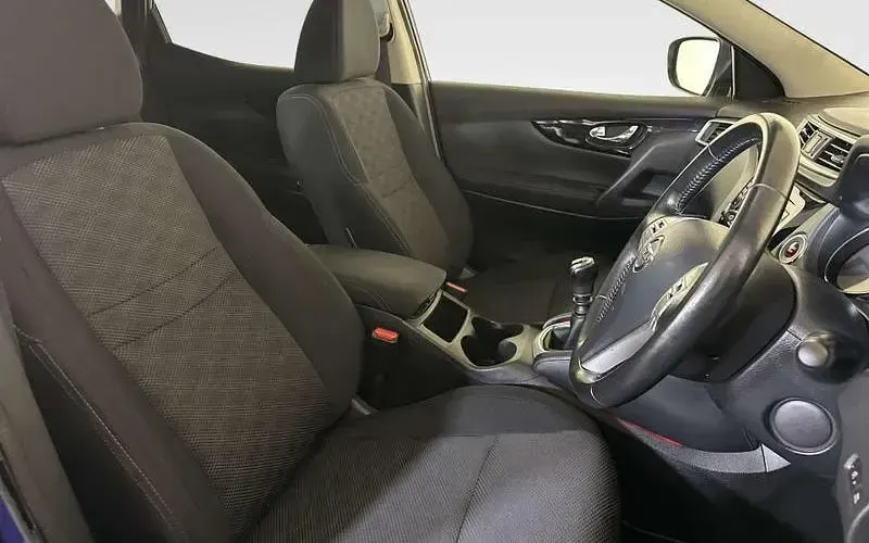 Used Nissan Qashqai N-Connecta 110 HP (80 kW) 2017 Blue SUV
