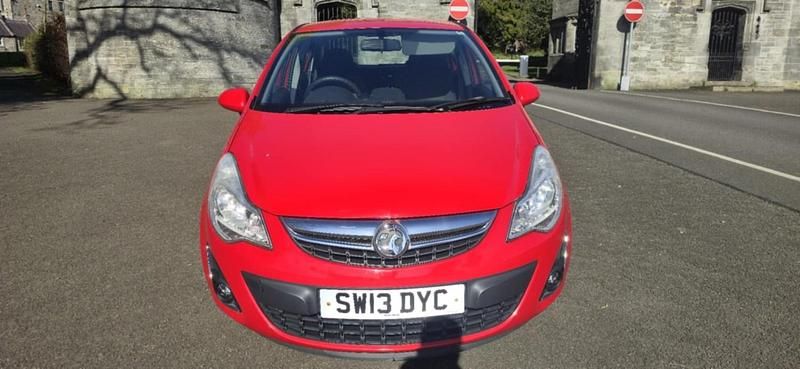 Używany Vauxhall Corsa 2013 Czerwony Hatchback