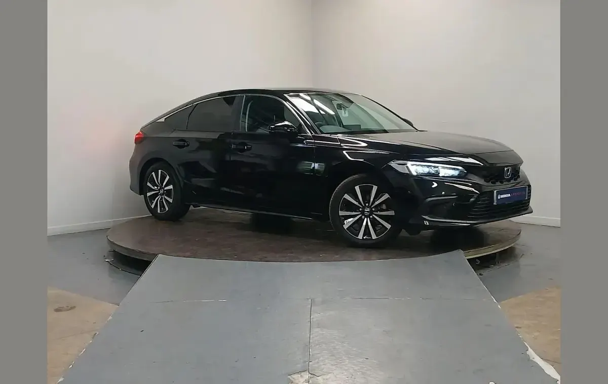 Used Honda Civic Elegance 140 HP (102 kW) 2025 Black Hatchback