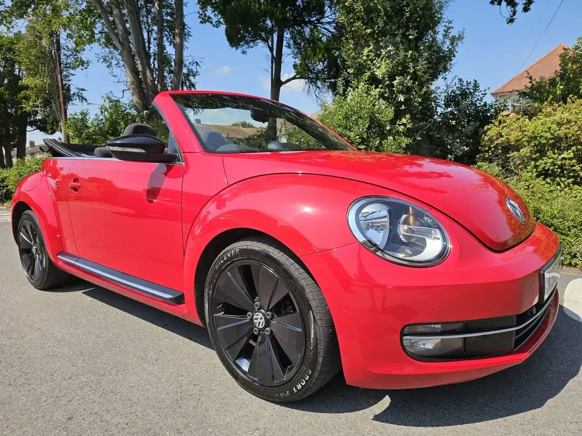 Used VW Beetle Sport 150 HP (110 kW) 2015 Red Hatchback