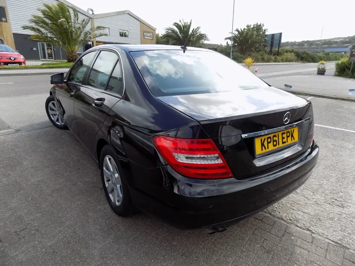 Used Mercedes C200 SE 136 HP (100 kW) 2011 Black Sedan