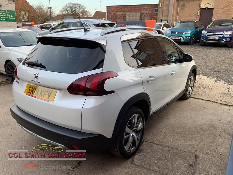 Used Peugeot 2008 Allure 108 HP (79 kW) 2019 White SUV