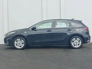 Usado Kia Ceed 114 CV (83 kW) 2019 Negro Utilitario