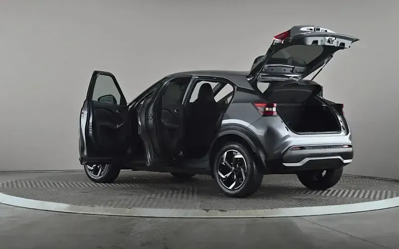 Used Nissan Juke N-Connecta 114 HP (83 kW) 2023 Grey SUV
