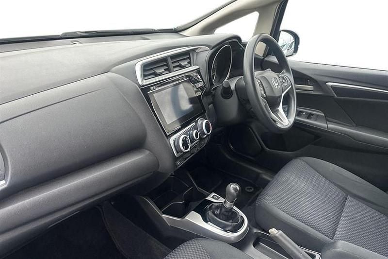 Used Honda Jazz SE 102 HP (75 kW) 2018 Skyride blue Hatchback