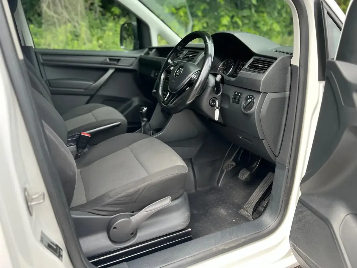 Used VW Caddy Startline 75 HP (55 kW) 2017 White MPV
