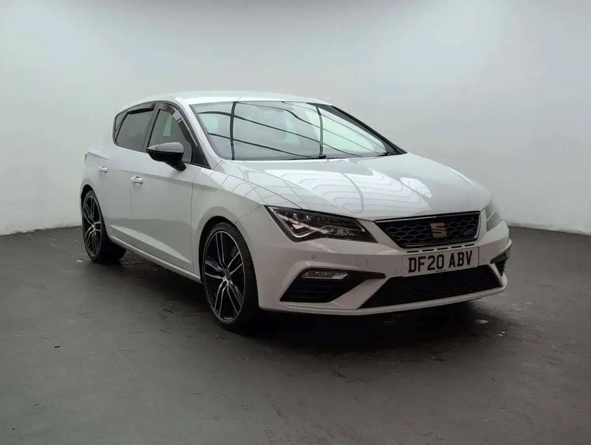 Used Seat Leon CUPRA 285 HP (209 kW) 2020 White Hatchback