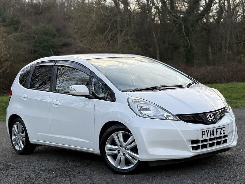 Used Honda Jazz ES 2014 White Hatchback