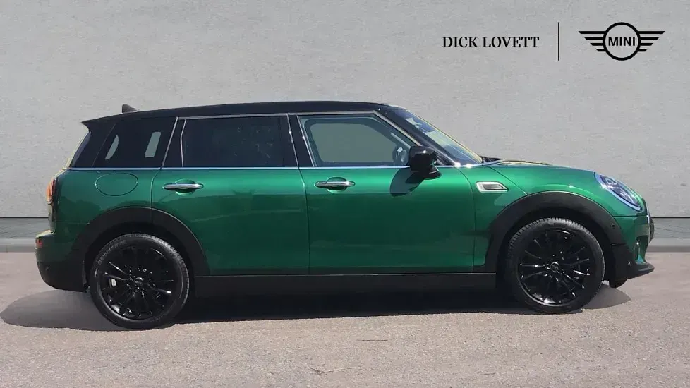 Used Mini Cooper Clubman Classic 134 HP (98 kW) 2023 Green Estate