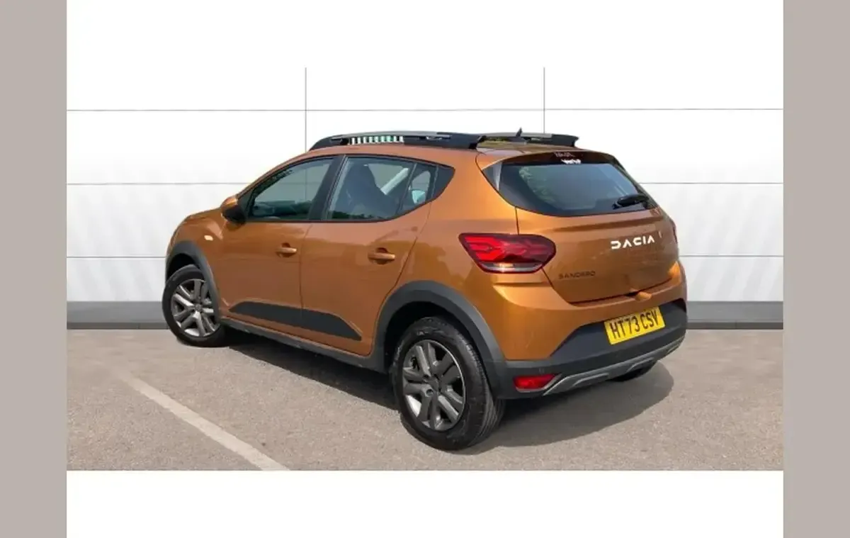Used Dacia Sandero Expression 90 HP (66 kW) 2023 Orange Hatchback