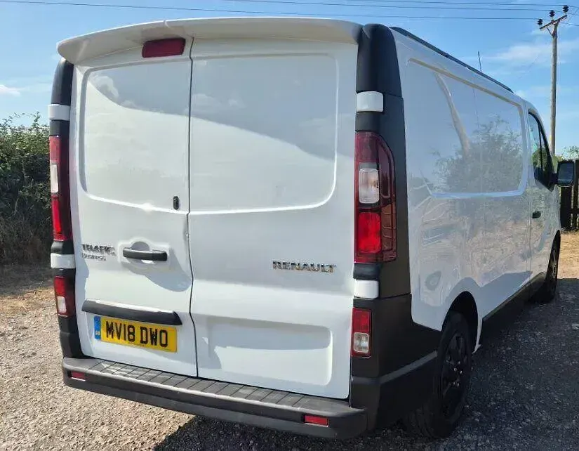 Used Renault Trafic Business 2018 White MPV