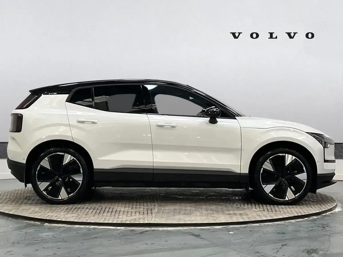 Used Volvo EX30 Ultra 200 kW (272 HP) 2024 White SUV