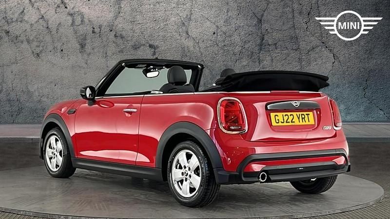 Used Mini Cooper Classic 134 HP (98 kW) 2022 Red Hatchback