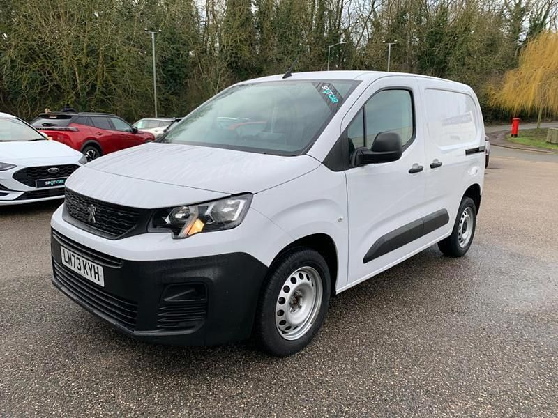 Used Peugeot Partner Premium 102 HP (75 kW) 2023 White MPV