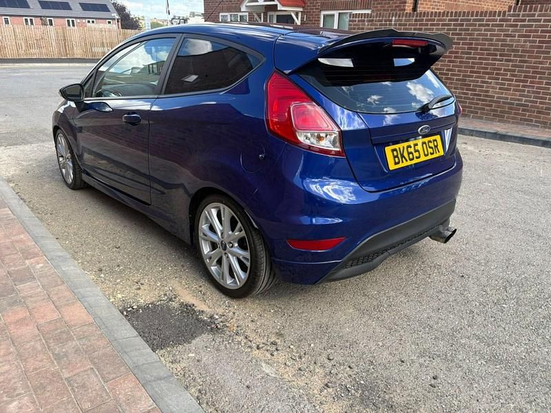 Used Ford Fiesta Zetec 2015 Blue Hatchback