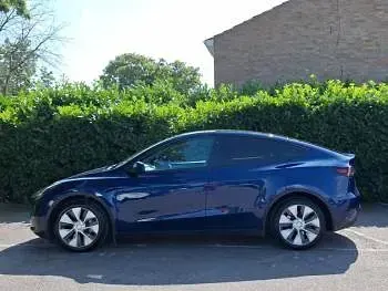 Used Tesla Model Y RWD 11 kW (15 HP) 2023 Blue SUV