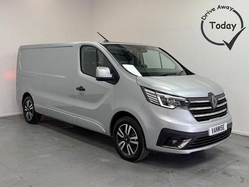 Used Renault Trafic 150 HP (110 kW) 2026 Grey