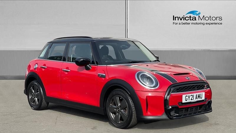 Used Mini Cooper S Classic 178 HP (130 kW) 2021 Red Hatchback